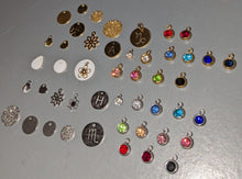 Charger l'image dans la galerie, Collier signes astrologiques - acier inoxydable (prix variable selon le nombre de pendentifs)