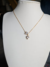 Charger l'image dans la galerie, Collier 2 strass coeurs - acier inoxydable doré