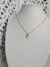 Charger l'image dans la galerie, Collier nacre et strass - acier inoxydable