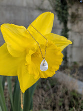 Charger l'image dans la galerie, Collier nacre et strass - acier inoxydable