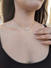 Charger l'image dans la galerie, Collier 5 perles nacrées - acier inoxydable