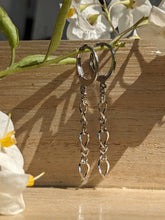 Charger l&#39;image dans la galerie, Boucles d&#39;oreilles chaîne vagues - acier inoxydable
