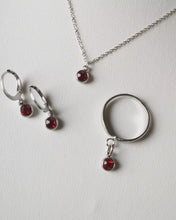 Charger et lire la vidéo dans la visionneuse de la Galerie, Bague réglable rouge - Collection Saint Valentin
