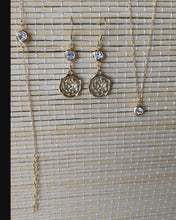 Charger et lire la vidéo dans la visionneuse de la Galerie, Bracelet strass blanc en acier inoxydable - Collection Saint Valentin
