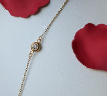 Charger et lire la vidéo dans la visionneuse de la Galerie, Bracelet strass blanc en acier inoxydable - Collection Saint Valentin
