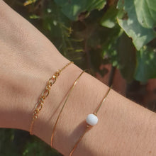 Charger et lire la vidéo dans la visionneuse de la Galerie, Bracelet vague - acier inoxydable
