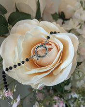 Charger l&#39;image dans la galerie, Bracelet bouée avec perles noires - acier inoxydable
