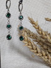 Charger l&#39;image dans la galerie, Boucles d&#39;oreilles 3 strass - acier inoxydable
