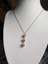 Charger l&#39;image dans la galerie, Collier strass coeur - acier inoxydable
