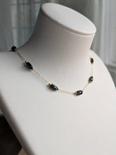 Charger l'image dans la galerie, Collier effet nacre - acier inoxydable
