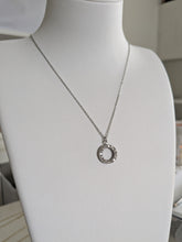 Charger l'image dans la galerie, Collier cercle strass - acier inoxydable
