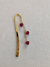 Charger l'image dans la galerie, Marque page coeur rouge - acier inoxydable
