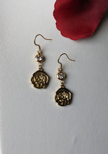 Charger l&#39;image dans la galerie, Boucles d&#39;oreilles strass &quot;Belle&quot; - Collection Saint Valentin
