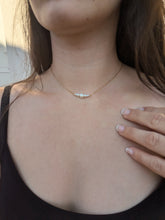 Charger l&#39;image dans la galerie, Collier 5 perles nacrées - acier inoxydable
