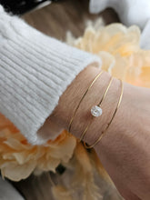 Charger l'image dans la galerie, Jonc 3 rangs avec perle en verre craquelé - acier inoxydable
