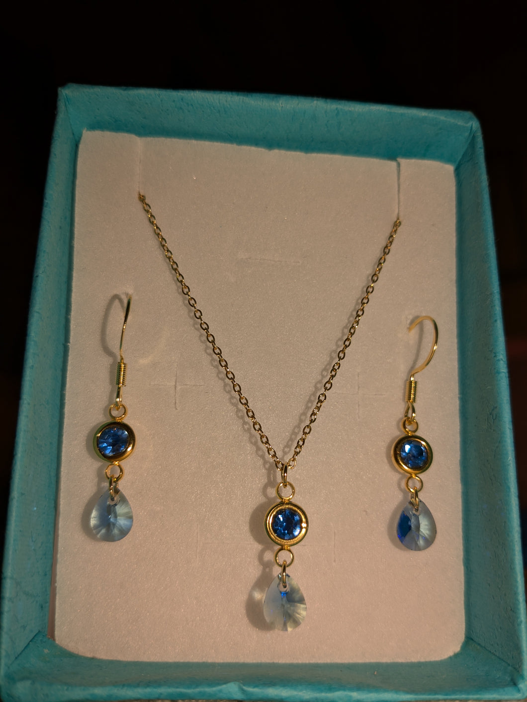 Coffret parure strass goutte - acier inoxydable