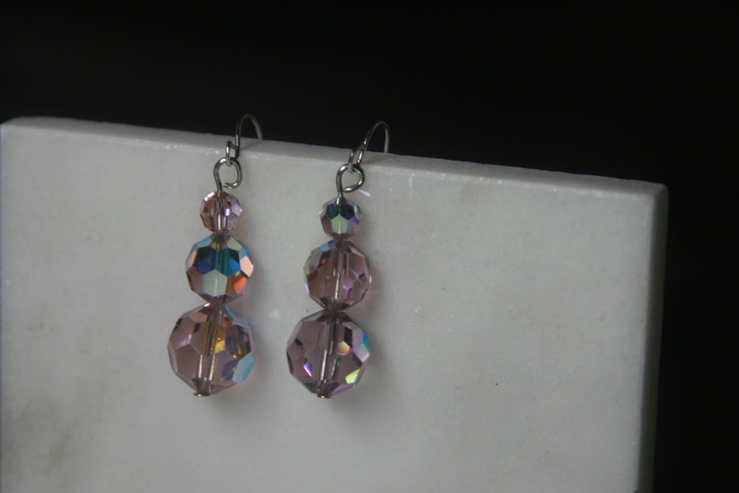 Boucles d'oreilles upcyclées 3 perles à facettes rose-lilas    - bijoux upcyclés