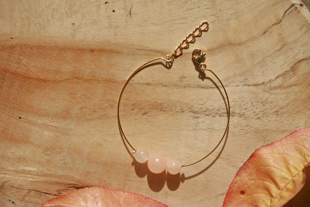 Bracelet jonc avec 3 perles aventurine rose - acier inoxydable