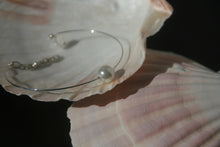 Charger l&#39;image dans la galerie, Jonc perle nacrée upcyclée - acier inoxydable
