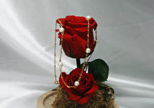 Charger l&#39;image dans la galerie, Collier perles nacrées - acier inoxydable
